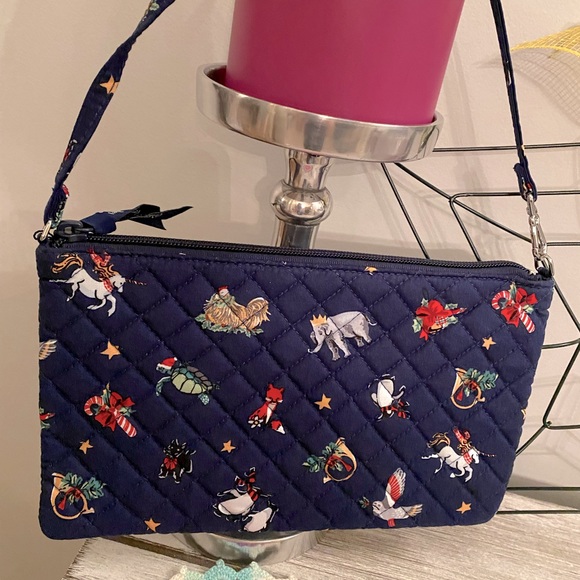 Vera Bradley RFID Convertible Wristlet ✨ Snow Globe Motifs - Picture 11 of 14